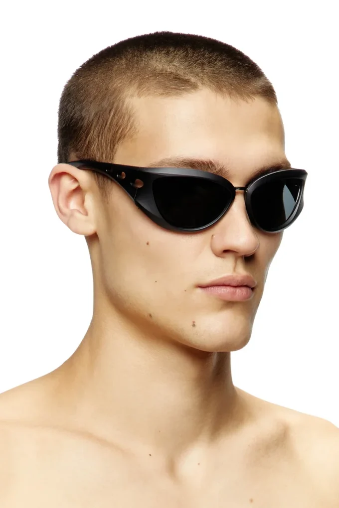 0dl3007u Occhiali da sole stile cat-eye 0dl3007u Occhiali da sole stile cat-eye