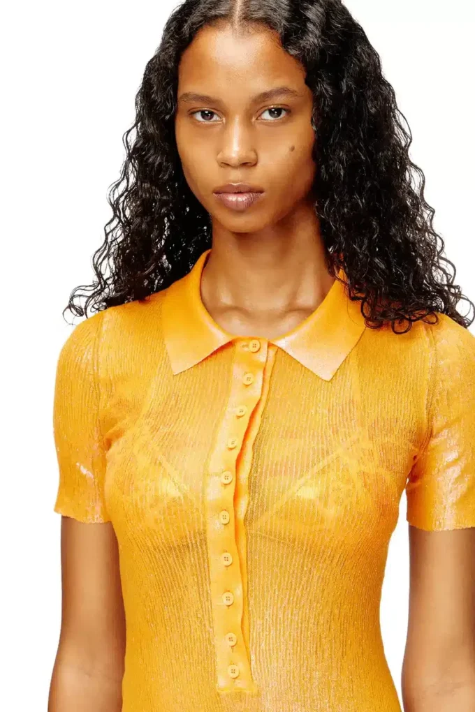 Abito l_tina 4eva Abito polo in maglia iridescente con stampa loto Abito l_tina 4eva Abito polo in maglia iridescente con stampa loto