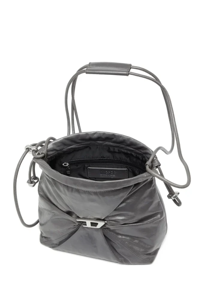 Borsa Scrunch-D-Bucket Borsa Scrunch-D-Bucket in pelle lucida stropicciata Borsa Scrunch-D-Bucket Borsa Scrunch-D-Bucket in pelle lucida stropicciata