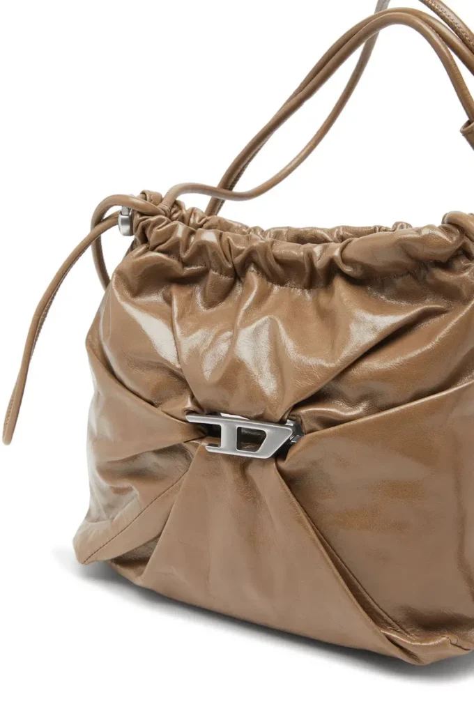 Borsa Scrunch-D-Bucket Borsa Scrunch-D-Bucket in pelle lucida stropicciata Borsa Scrunch-D-Bucket Borsa Scrunch-D-Bucket in pelle lucida stropicciata