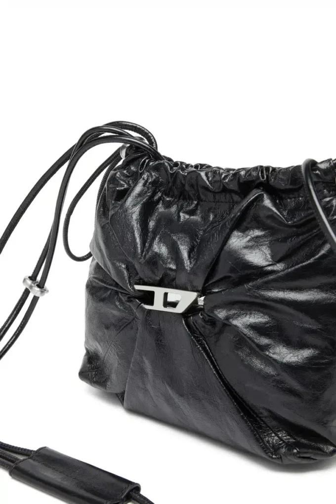Borsa Scrunch-D-Bucket Borsa Scrunch-D-Bucket in pelle lucida stropicciata Borsa Scrunch-D-Bucket Borsa Scrunch-D-Bucket in pelle lucida stropicciata