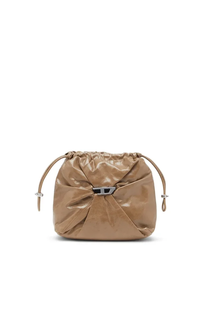 Borsa Scrunch-D-Bucket Borsa Scrunch-D-Bucket in pelle lucida stropicciata Borsa Scrunch-D-Bucket Borsa Scrunch-D-Bucket in pelle lucida stropicciata