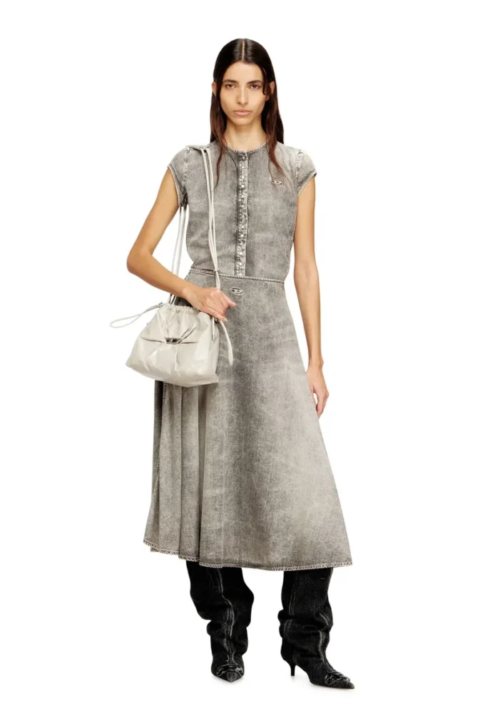 Borsa Scrunch-D-Bucket Borsa Scrunch-D-Bucket in pelle lucida stropicciata Borsa Scrunch-D-Bucket Borsa Scrunch-D-Bucket in pelle lucida stropicciata