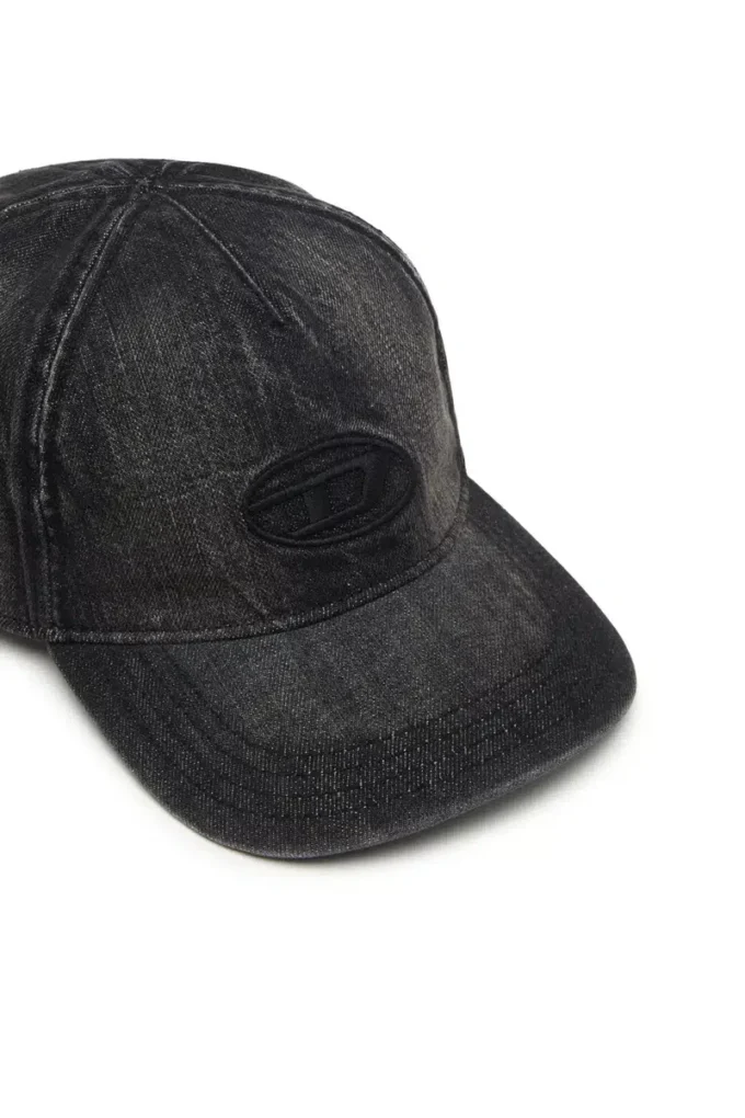 c-enic Cappellino in denim con dettagli sfrangiati e logo ricamato c-enic Cappellino in denim con dettagli sfrangiati e logo ricamato