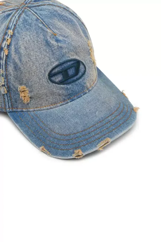 c-enic Cappellino in denim con dettagli sfrangiati e logo ricamato c-enic Cappellino in denim con dettagli sfrangiati e logo ricamato
