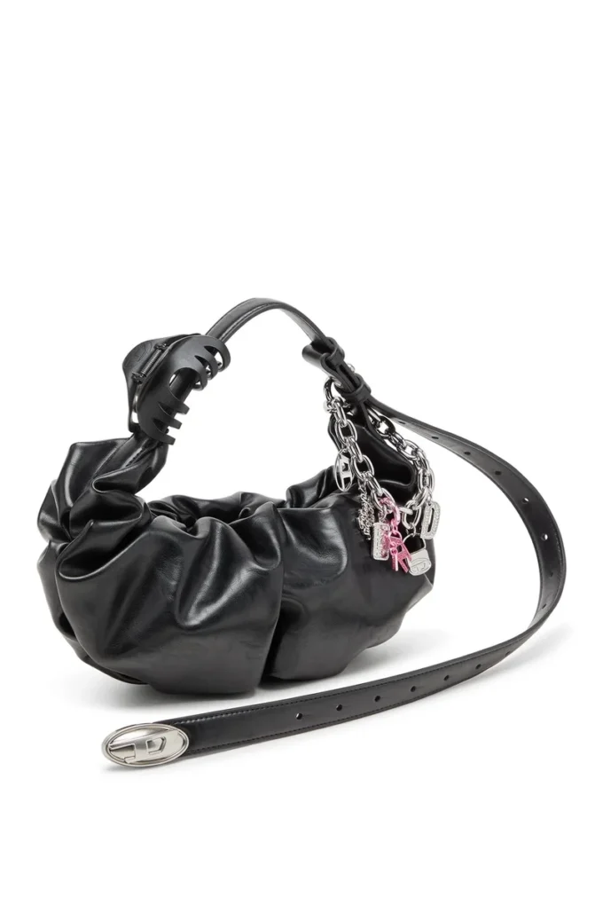 Charm-D Ciondolo con strass Ciondolo a forma di D Charm-D Ciondolo con strass Ciondolo a forma di D