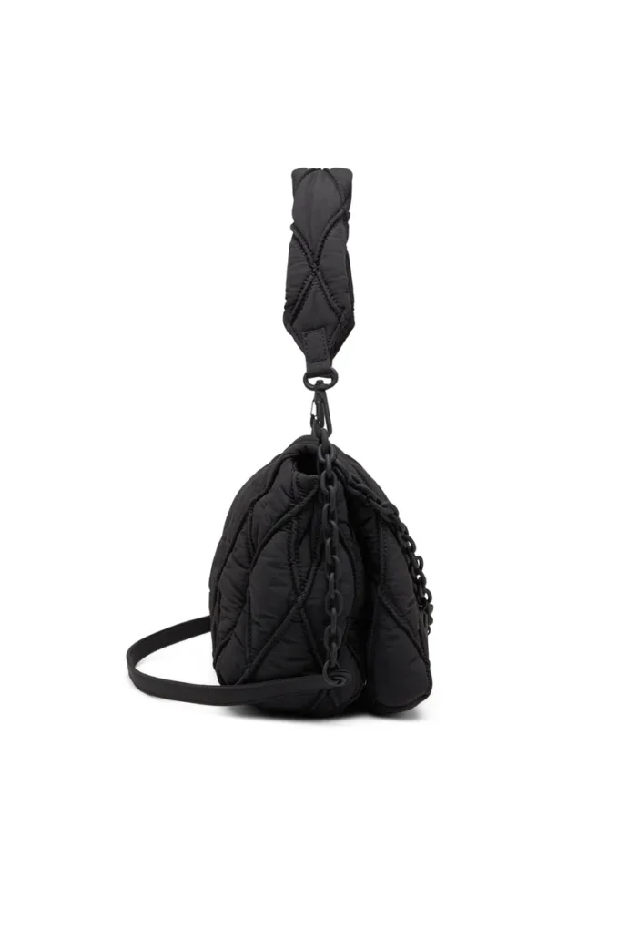 charm-d shoulder m Borsa a tracolla Charm-D M in nylon trapuntato charm-d shoulder m Borsa a tracolla Charm-D M in nylon trapuntato