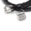 Cintura sottile in pelle da 1,4 cm con charm a forma di borsa 1DR Cintura sottile in pelle da 1,4 cm con charm a forma di borsa 1DR
