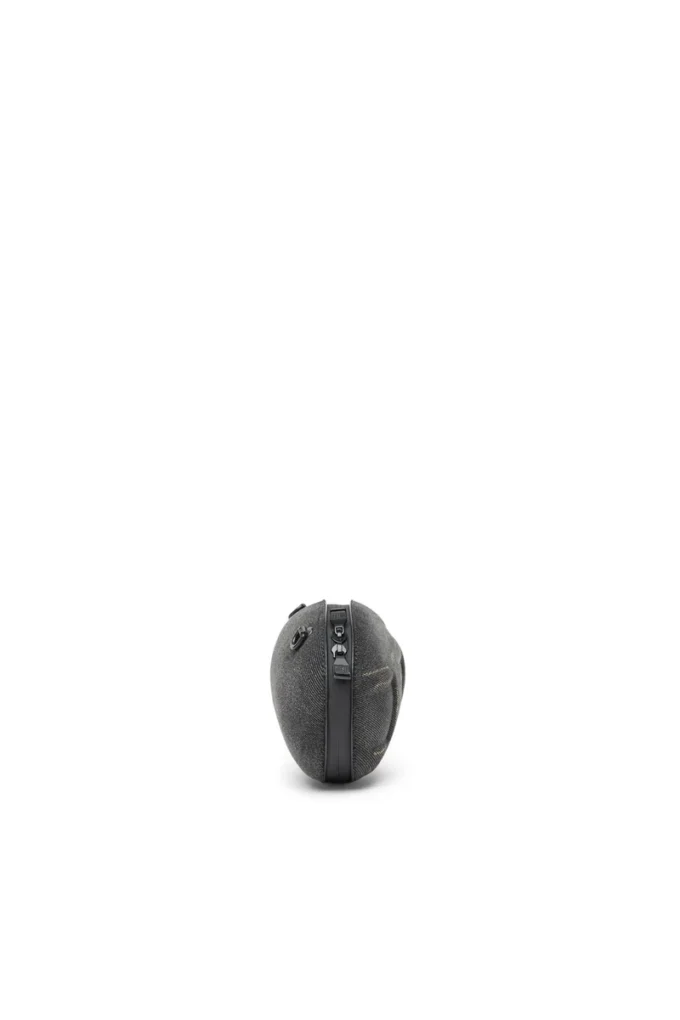 d-clutch D-Clutch-Oval D Clutch in denim trattato