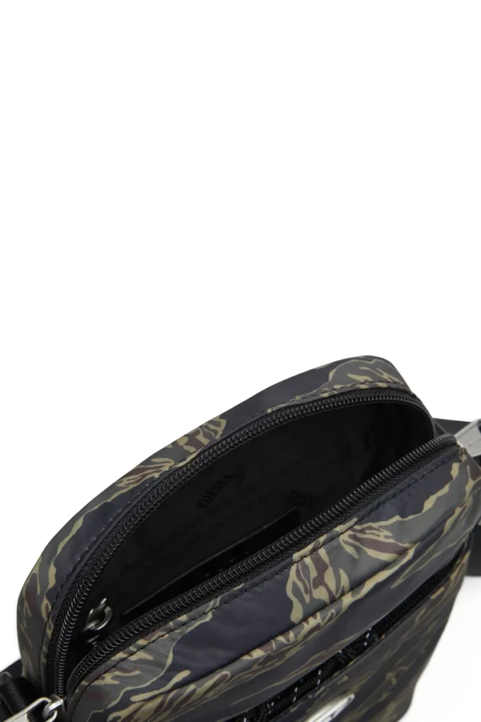 d-pack crossbody x Trova il negozio più vicino d-pack crossbody x Trova il negozio più vicino