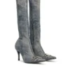 d-venus kb d D-Venus – Stivali in denim con placca con logo d-venus kb d D-Venus – Stivali in denim con placca con logo