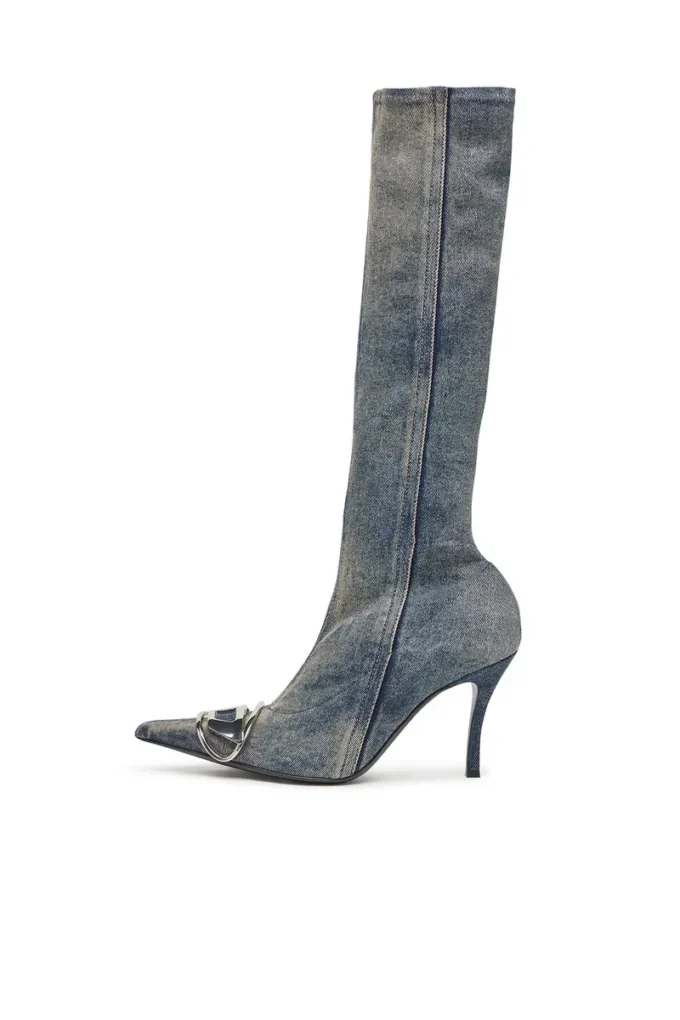 d-venus kb d D-Venus – Stivali in denim con placca con logo d-venus kb d D-Venus – Stivali in denim con placca con logo