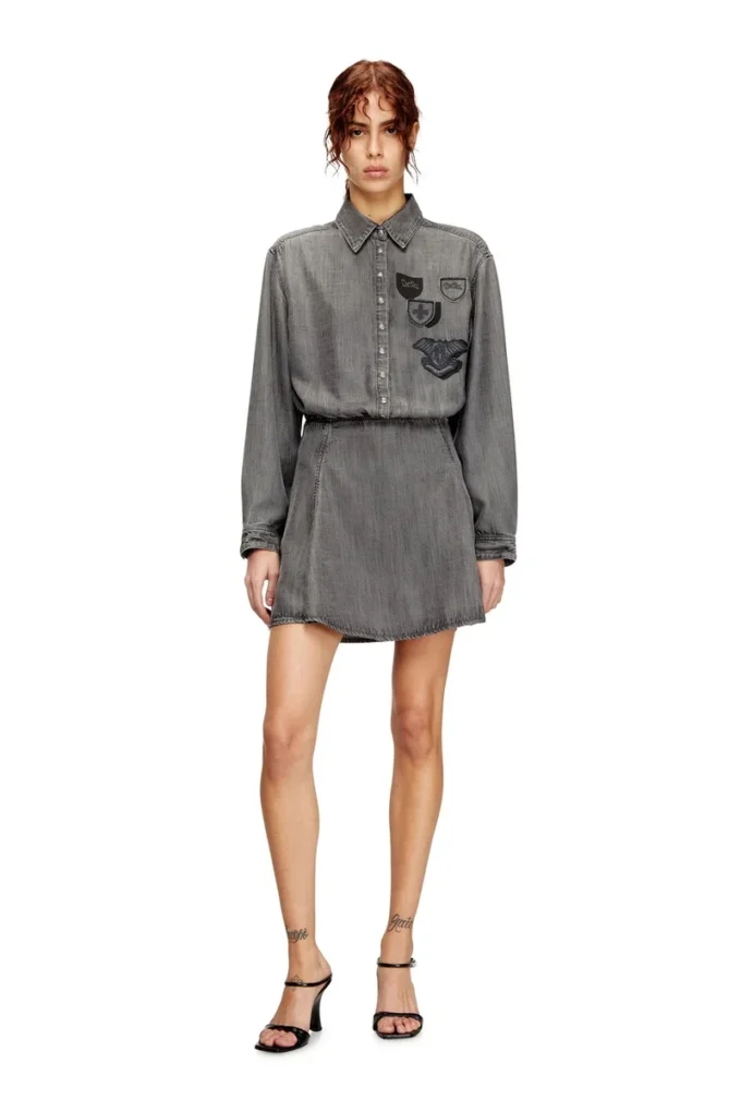 de-drevia-s Abito in denim con toppe ricamate de-drevia-s Abito in denim con toppe ricamate