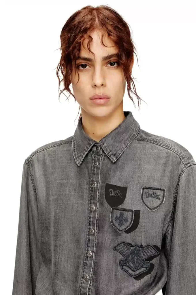 de-drevia-s Abito in denim con toppe ricamate de-drevia-s Abito in denim con toppe ricamate