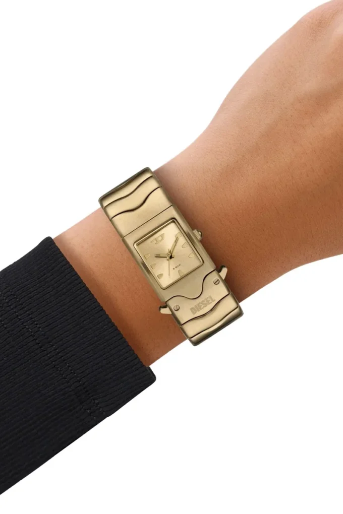dz2223 Orologio Diesel Closer a tre lancette in acciaio inossidabile color oro dz2223 Orologio Diesel Closer a tre lancette in acciaio inossidabile color oro