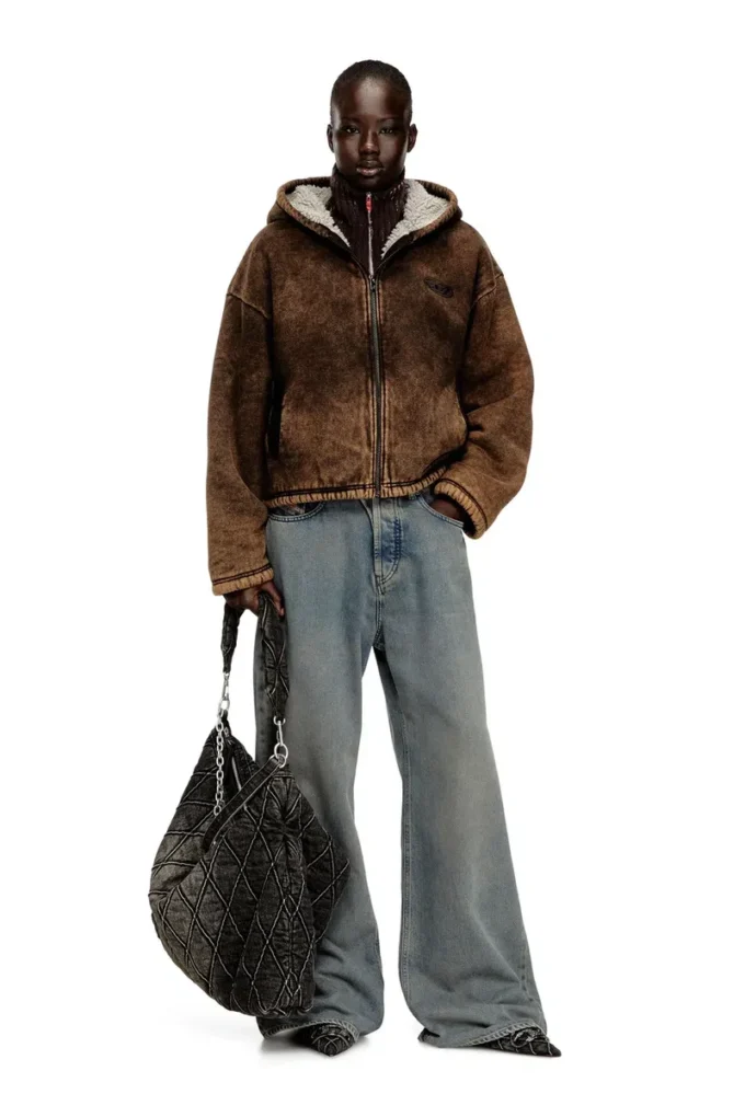 f-ella Felpa con cappuccio e zip acid wash con fodera in peluche f-ella Felpa con cappuccio e zip acid wash con fodera in peluche
