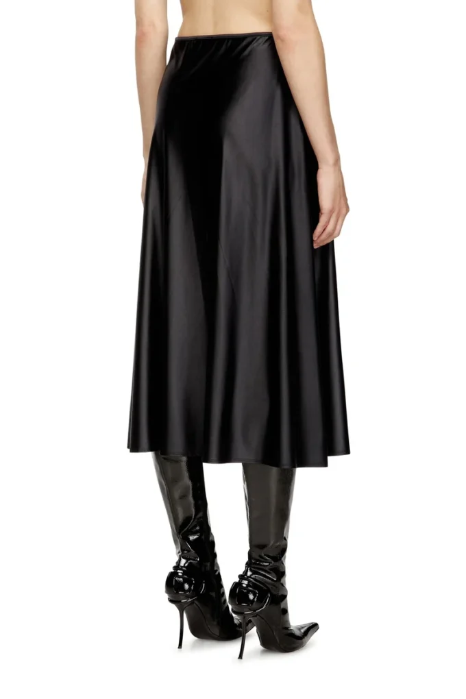 Gonna midi o-mori in nylon svasato Gonna midi o-mori in nylon svasato