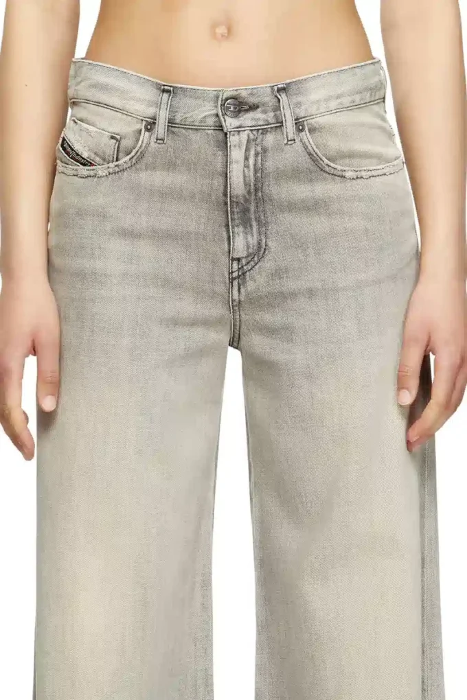 Jeans a zampa 1978 d-akemi 068ru Trova il negozio più vicino Jeans a zampa 1978 d-akemi 068ru Trova il negozio più vicino