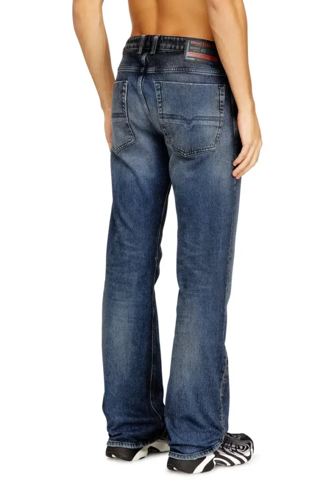 Jeans bootcut 2007 Zatiny 09n53 Trova il negozio più vicino Jeans bootcut 2007 Zatiny 09n53 Trova il negozio più vicino