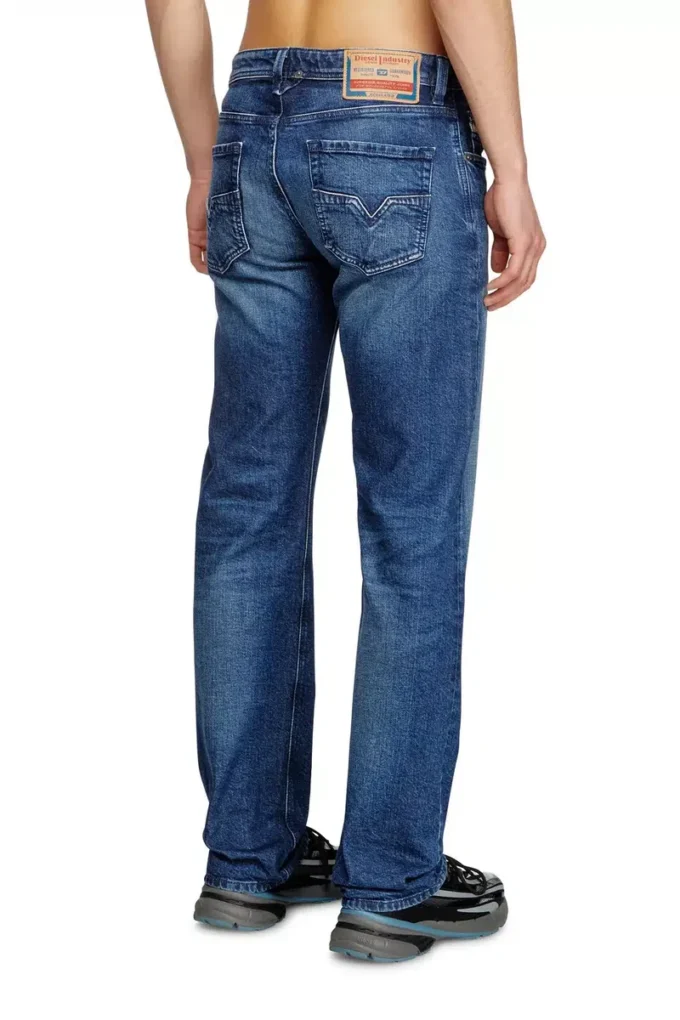 jeans regular 1985 Larkee 09l51 Trova il negozio più vicino jeans regular 1985 Larkee 09l51 Trova il negozio più vicino