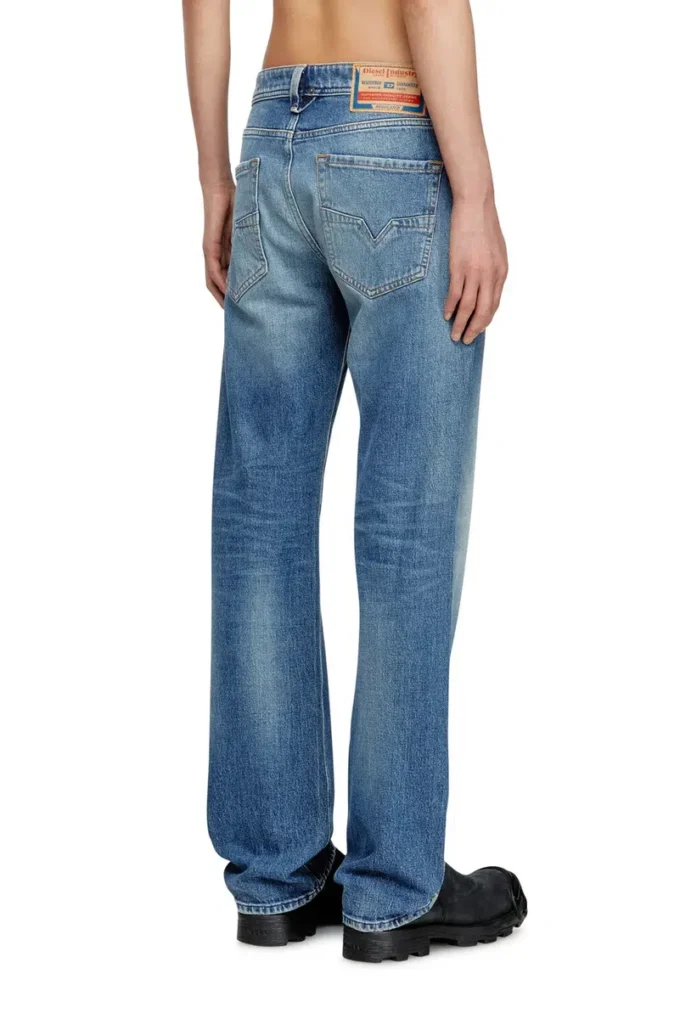 jeans regular 1985 Larkee 09m12 Trova il negozio più vicino jeans regular 1985 Larkee 09m12 Trova il negozio più vicino