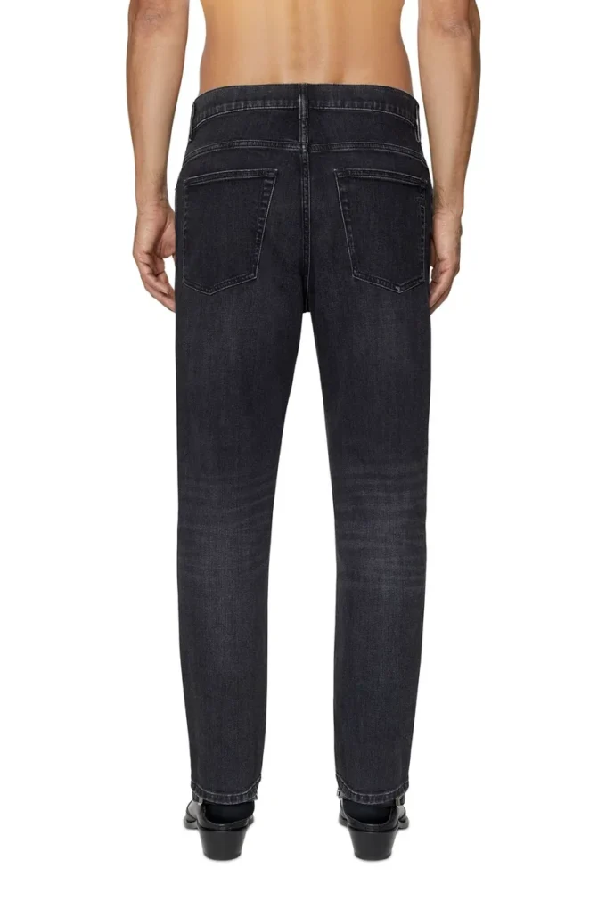 jeans regular 2005 D-Fining 09b83 Trova il negozio più vicino jeans regular 2005 D-Fining 09b83 Trova il negozio più vicino