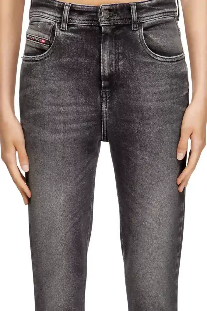 jeans skinny 1984 slandy-high 09l93 Trova il negozio più vicino jeans skinny 1984 slandy-high 09l93 Trova il negozio più vicino