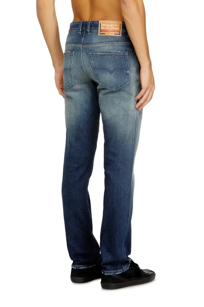 jeans slim 1993 d-vyl 007ca Trova il negozio più vicino jeans slim 1993 d-vyl 007ca Trova il negozio più vicino