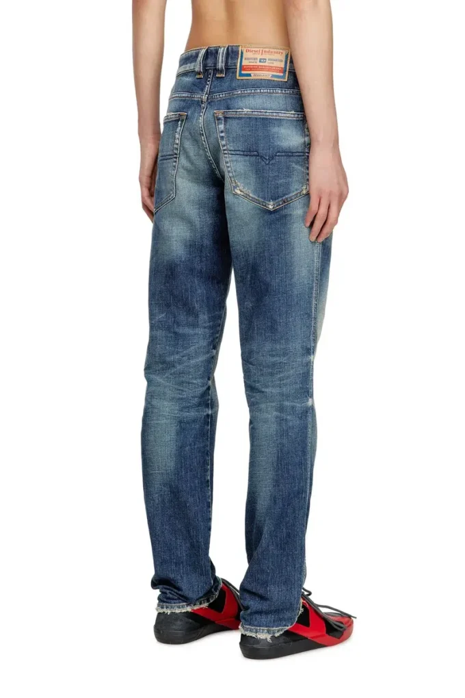 jeans slim 1993 d-vyl 09m55 Trova il negozio più vicino jeans slim 1993 d-vyl 09m55 Trova il negozio più vicino