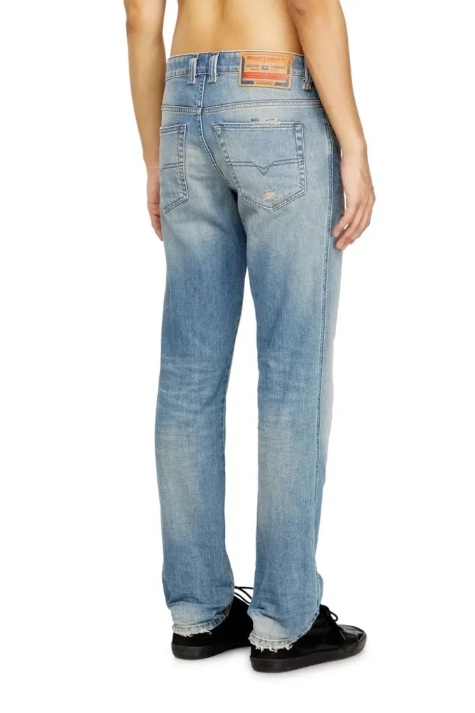 jeans slim 1993 d-vyl 09n34 Trova il negozio più vicino jeans slim 1993 d-vyl 09n34 Trova il negozio più vicino