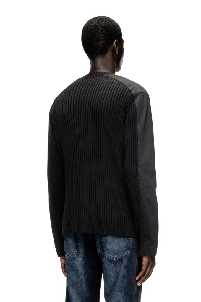 k-matty Cardigan con zip e pannelli funzionali k-matty Cardigan con zip e pannelli funzionali