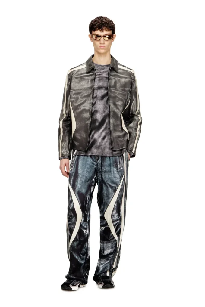 l-amar-enbi Giacca coach in pelle con stampa biker l-amar-enbi Giacca coach in pelle con stampa biker