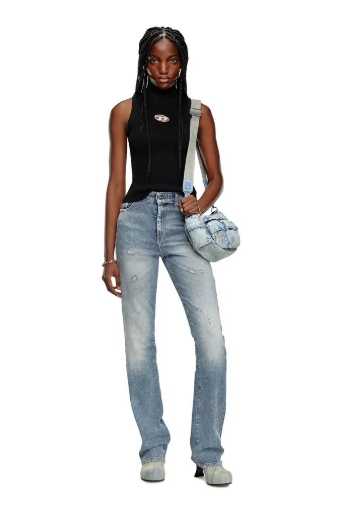 m-onervax-top Top a collo alto in maglia a costine m-onervax-top Top a collo alto in maglia a costine