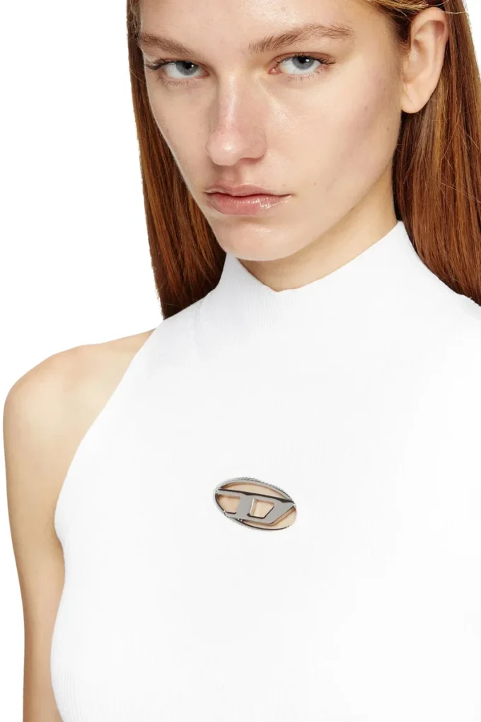 m-onervax-top Top a collo alto in maglia a costine m-onervax-top Top a collo alto in maglia a costine