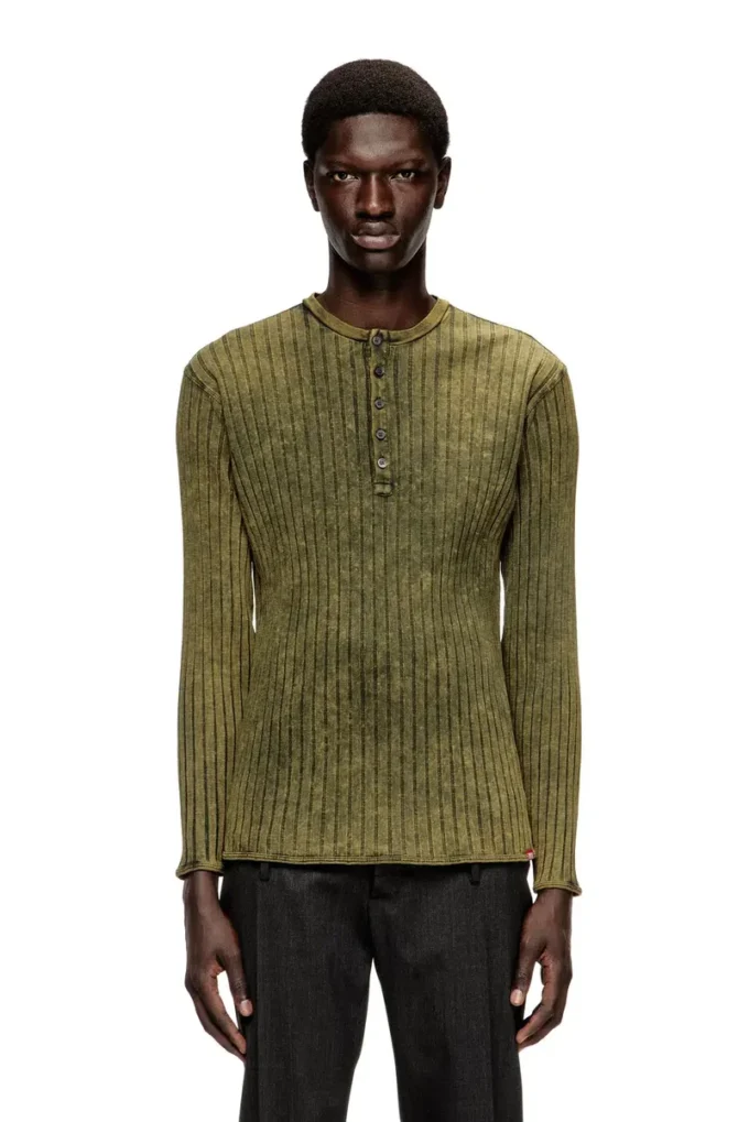Maglia Henley in jersey a costine larghe trattato