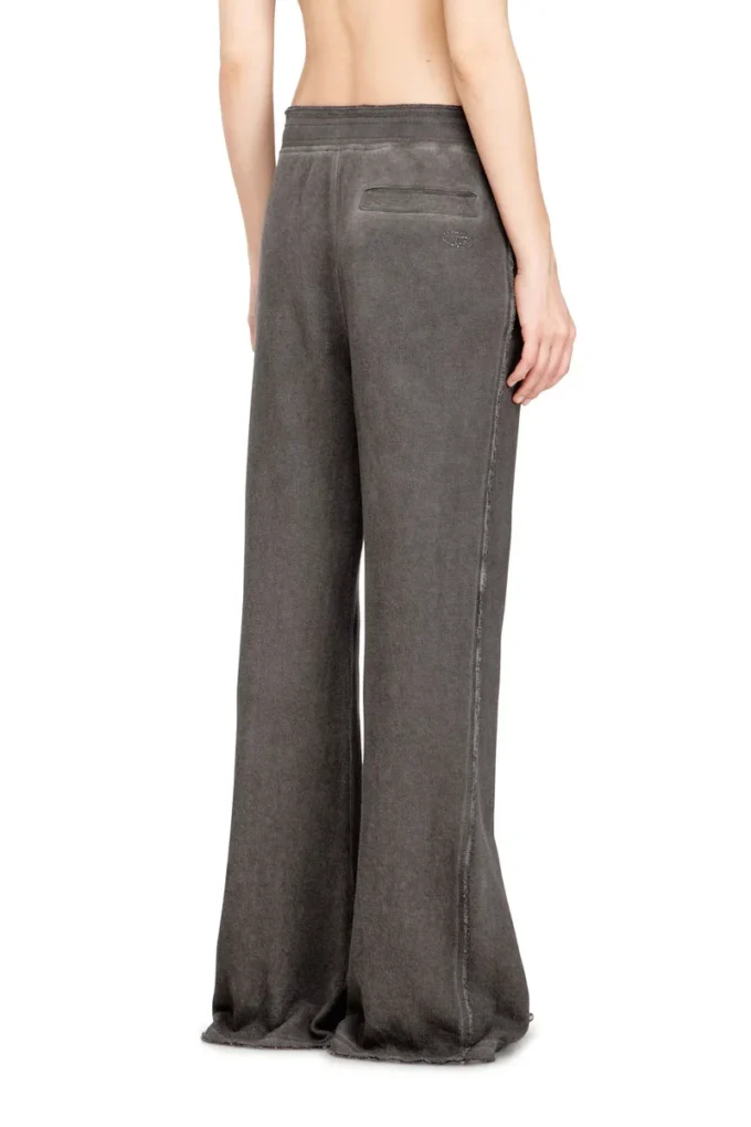 p-anta Pantaloni in cotone con stampe e borchie p-anta Pantaloni in cotone con stampe e borchie