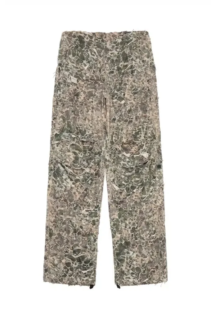p-hokney Pantaloni mimetici con finitura destroyed