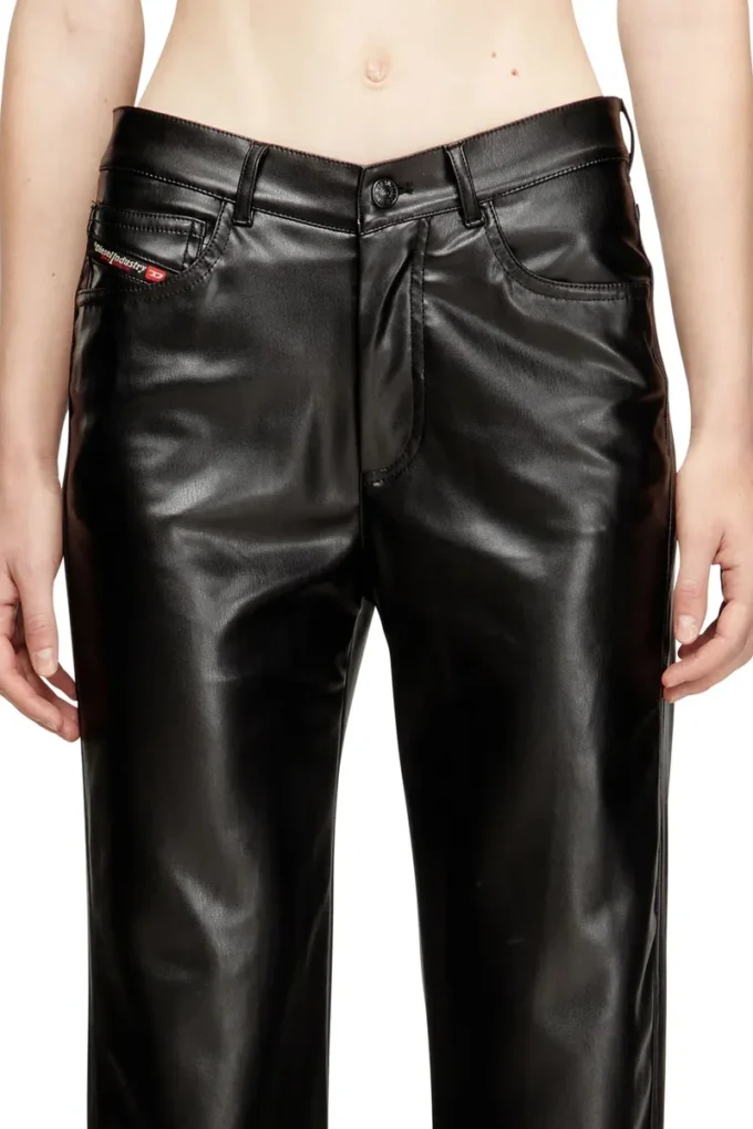 p-lain Pantaloni cinque tasche in tessuto spalmato p-lain Pantaloni cinque tasche in tessuto spalmato
