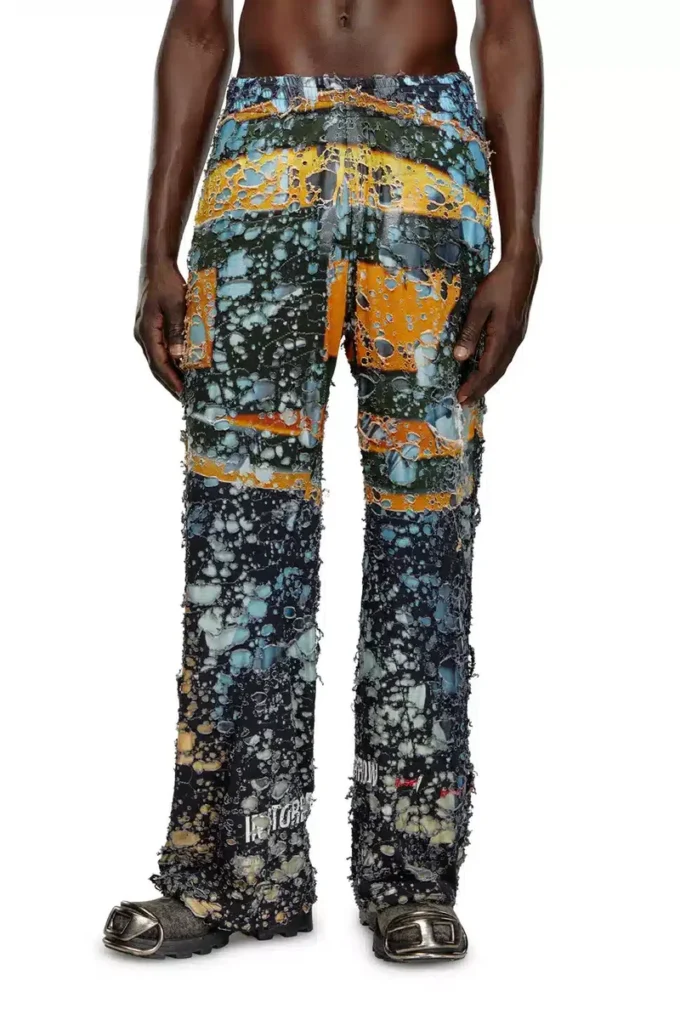 p-leopes-peel Pantaloni effetto consumato con stampe cinematografiche