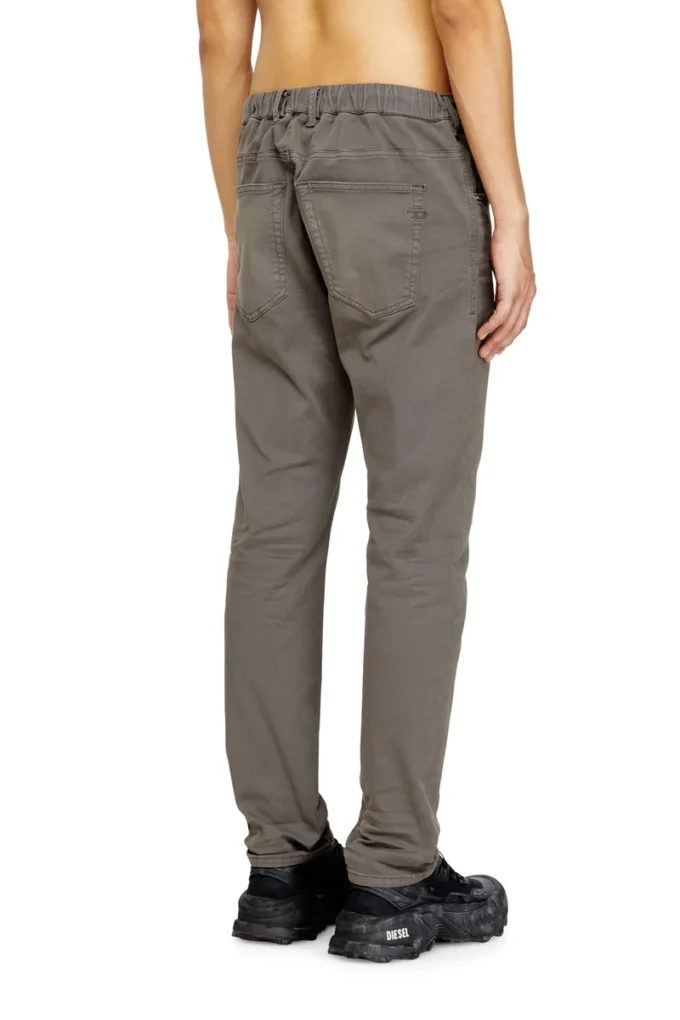 regular 2032 d-Krooley-bw JoggJeans® 0670m Trova il negozio più vicino regular 2032 d-Krooley-bw JoggJeans® 0670m Trova il negozio più vicino