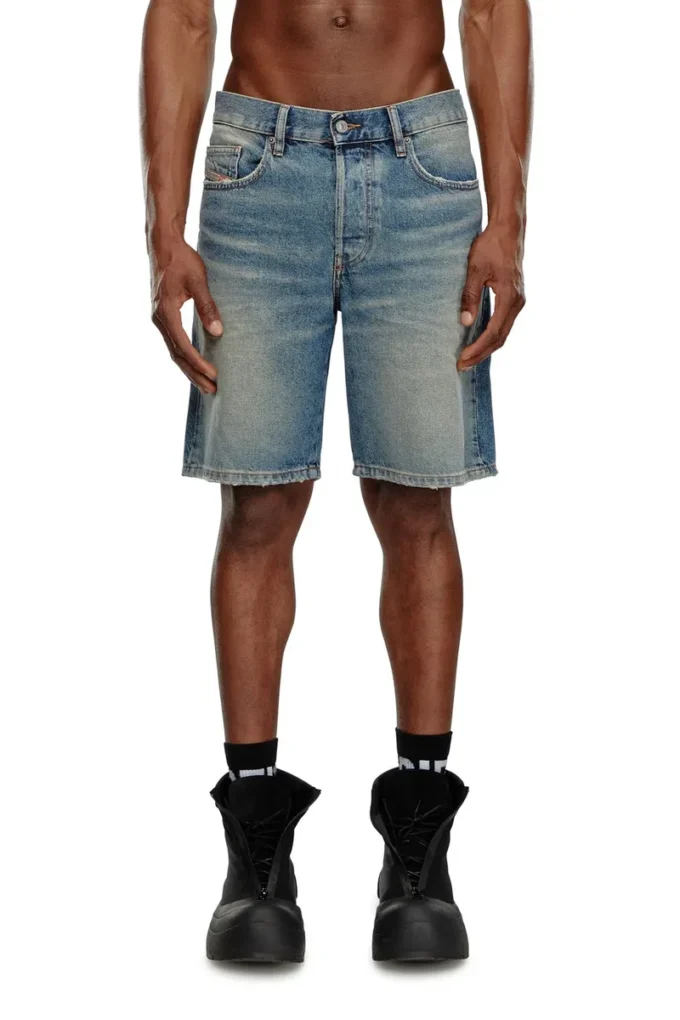 Regular-short Shorts in denim Regular-short Shorts in denim