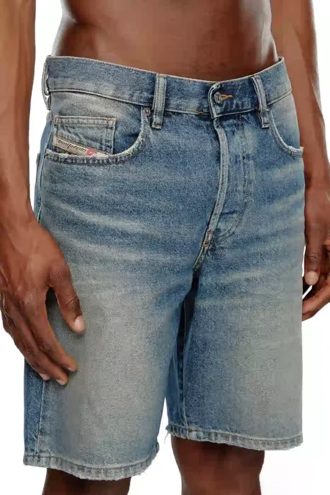 Regular-short Shorts in denim Regular-short Shorts in denim
