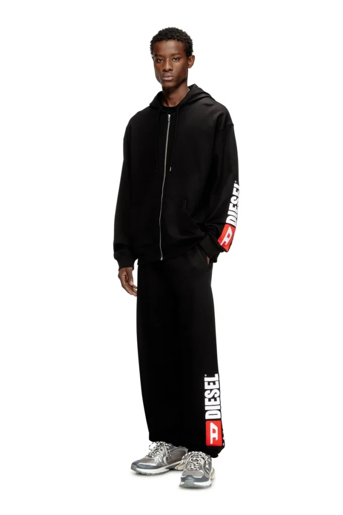 s-boxt-zip-hood-div Felpa con cappuccio con ricamo logo patch