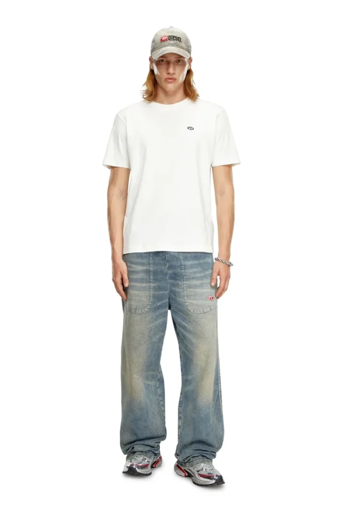 t-adjust-doval-pj T-shirt con patch ovale D t-adjust-doval-pj T-shirt con patch ovale D