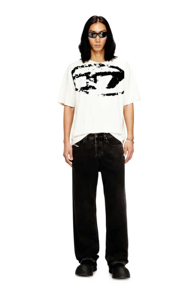 t-boxt-n14 T-shirt con logo floccato effetto consumato