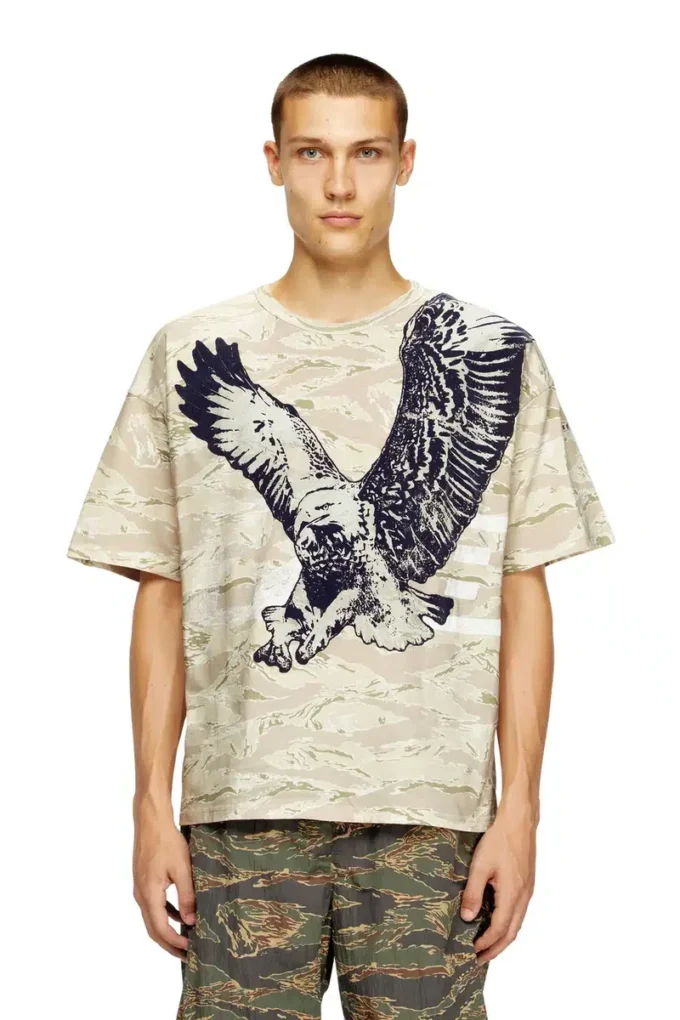 t-boxt-t14 T-shirt mimetica con stampa aquila