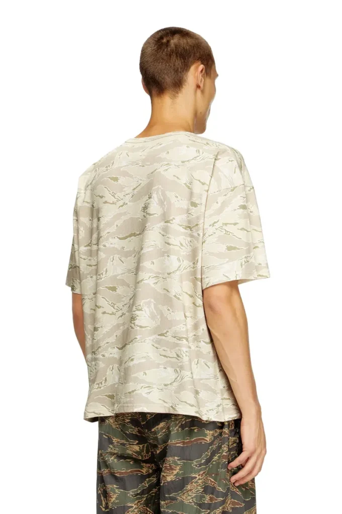 t-boxt-t14 T-shirt mimetica con stampa aquila