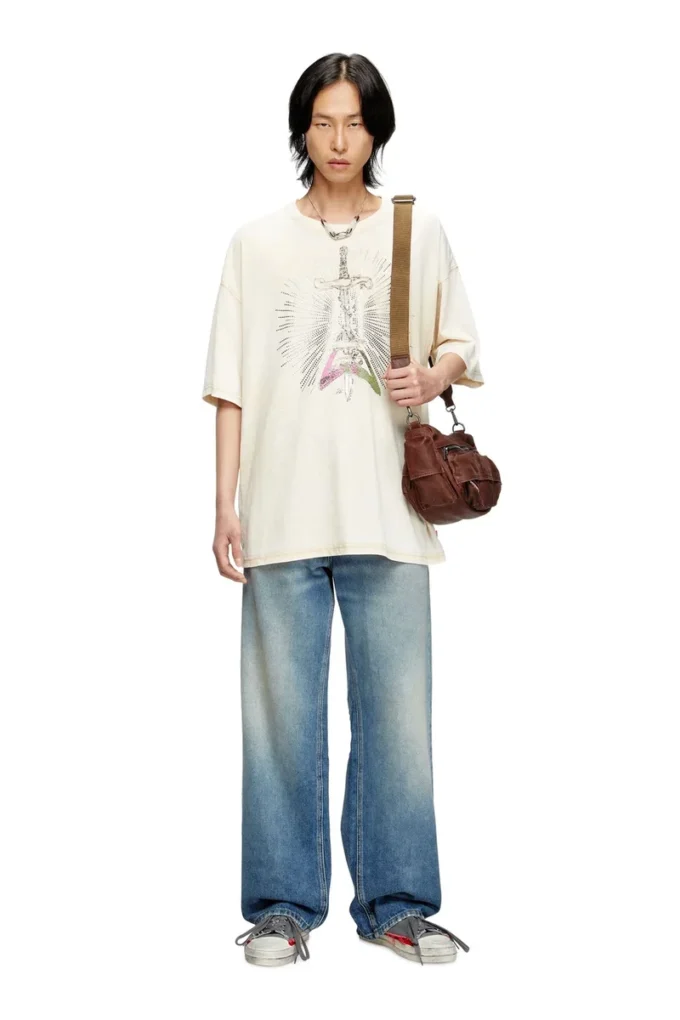 t-boxt-t18 T-shirt con stampa spada