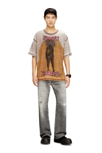 t-boxt-v12 T-shirt morbida con stampa e borchie