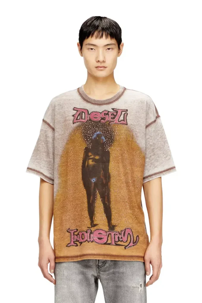t-boxt-v12 T-shirt morbida con stampa e borchie